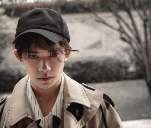 吃瓜直播间爆料娱乐圈易烊千玺,吃瓜直播间独家爆料揭秘 第3张 吃瓜直播间爆料娱乐圈易烊千玺,吃瓜直播间独家爆料揭秘 第3张